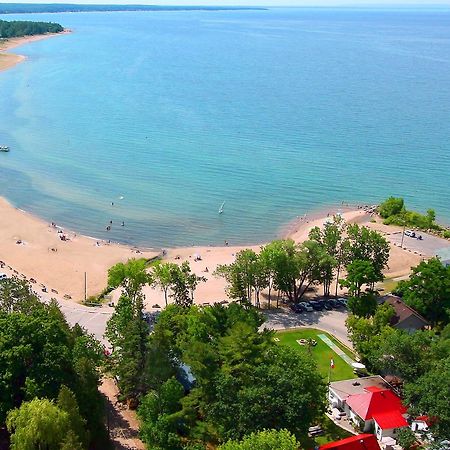 Balm Beach Resort And Motel Buitenkant foto